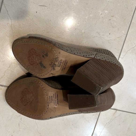 Vince Camuto open toe bootie size 7.5 - Picture 8 of 8